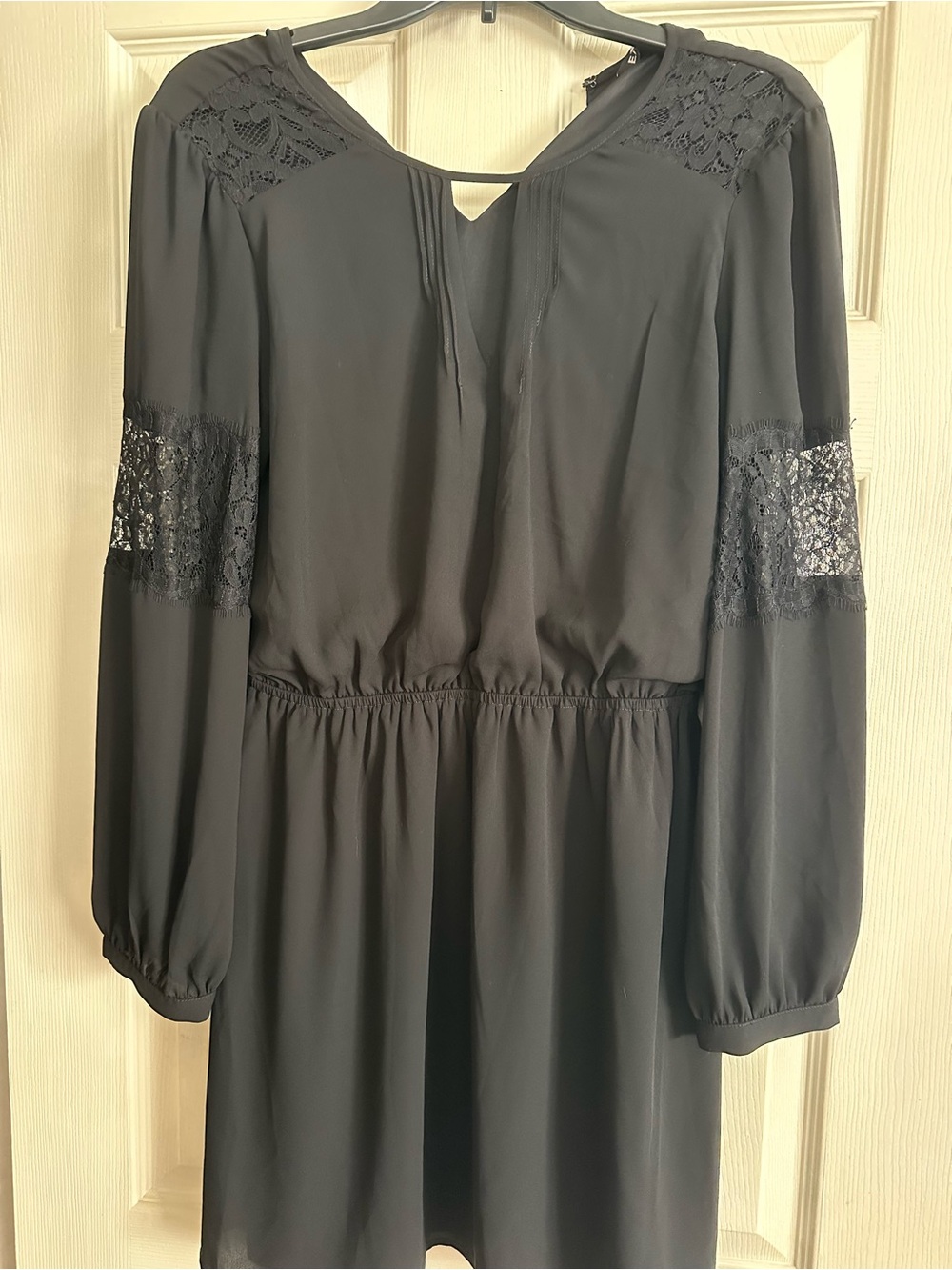 Express Black Lace-Accent Long Sleeve Women’s Dress size medium